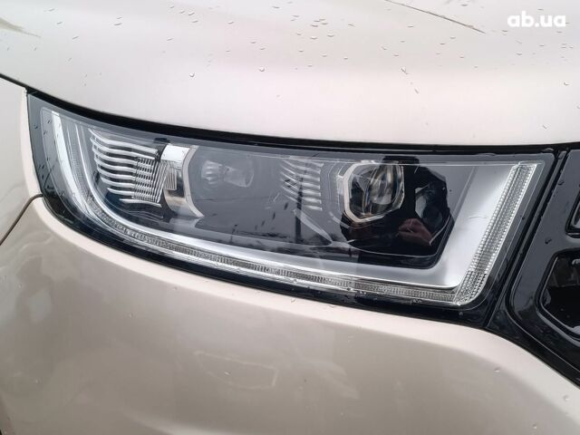 Бежевый Форд Эдж, объемом двигателя 2 л и пробегом 146 тыс. км за 19690 $, фото 5 на Automoto.ua