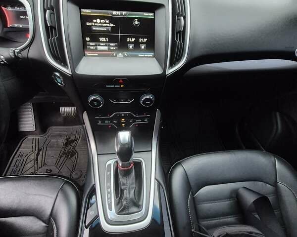 Чорний Форд Едж, об'ємом двигуна 3.5 л та пробігом 226 тис. км за 15300 $, фото 14 на Automoto.ua