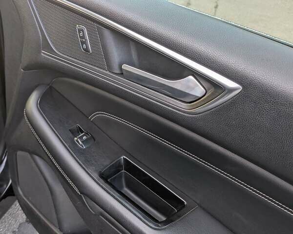 Черный Форд Эдж, объемом двигателя 2 л и пробегом 136 тыс. км за 15000 $, фото 14 на Automoto.ua