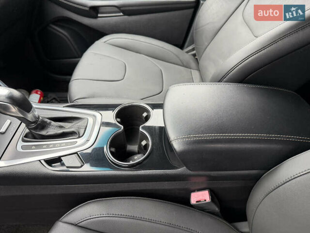 Черный Форд Эдж, объемом двигателя 2 л и пробегом 201 тыс. км за 13500 $, фото 16 на Automoto.ua