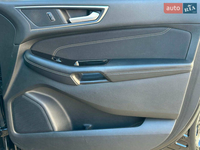 Чорний Форд Едж, об'ємом двигуна 2 л та пробігом 131 тис. км за 20480 $, фото 24 на Automoto.ua