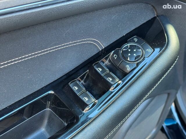 Чорний Форд Едж, об'ємом двигуна 2 л та пробігом 131 тис. км за 20480 $, фото 10 на Automoto.ua