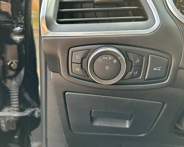 Черный Форд Эдж, объемом двигателя 2 л и пробегом 157 тыс. км за 19000 $, фото 16 на Automoto.ua