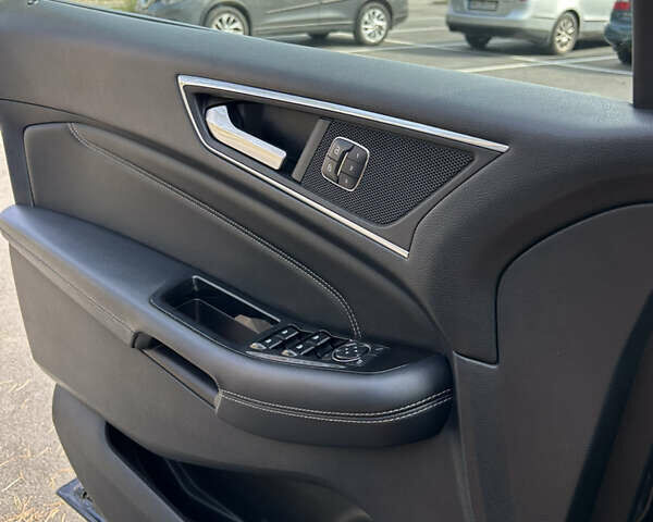 Черный Форд Эдж, объемом двигателя 2 л и пробегом 157 тыс. км за 19000 $, фото 17 на Automoto.ua