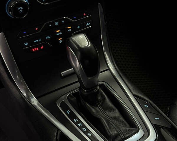 Черный Форд Эдж, объемом двигателя 2 л и пробегом 187 тыс. км за 18400 $, фото 11 на Automoto.ua