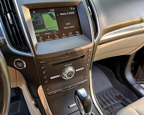 Черный Форд Эдж, объемом двигателя 2 л и пробегом 146 тыс. км за 13499 $, фото 2 на Automoto.ua