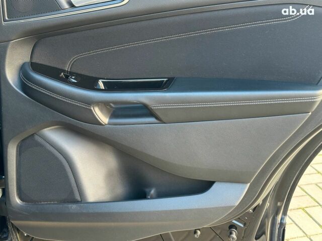 Чорний Форд Едж, об'ємом двигуна 2 л та пробігом 131 тис. км за 20480 $, фото 18 на Automoto.ua