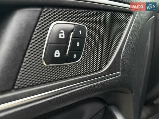 Чорний Форд Едж, об'ємом двигуна 2 л та пробігом 183 тис. км за 18500 $, фото 20 на Automoto.ua