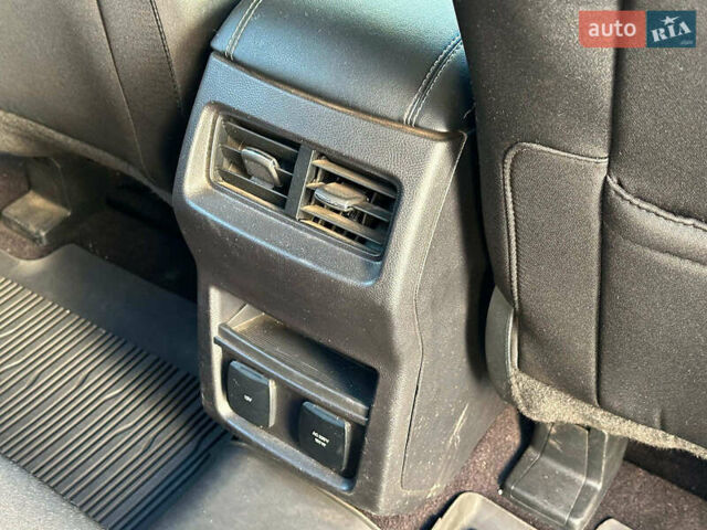 Чорний Форд Едж, об'ємом двигуна 2 л та пробігом 131 тис. км за 20480 $, фото 19 на Automoto.ua