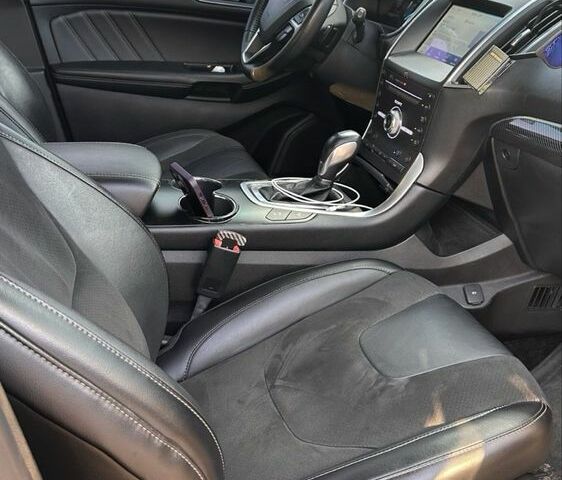 Черный Форд Эдж, объемом двигателя 2.7 л и пробегом 132 тыс. км за 22500 $, фото 6 на Automoto.ua