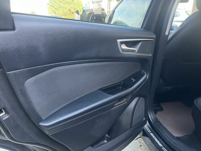 Черный Форд Эдж, объемом двигателя 2 л и пробегом 76 тыс. км за 18200 $, фото 17 на Automoto.ua