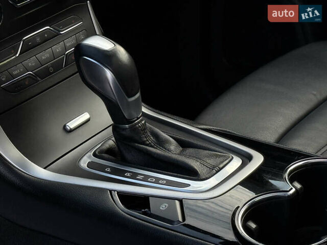 Черный Форд Эдж, объемом двигателя 2 л и пробегом 150 тыс. км за 15950 $, фото 30 на Automoto.ua