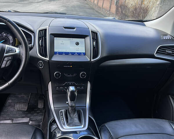 Черный Форд Эдж, объемом двигателя 2 л и пробегом 172 тыс. км за 15300 $, фото 4 на Automoto.ua