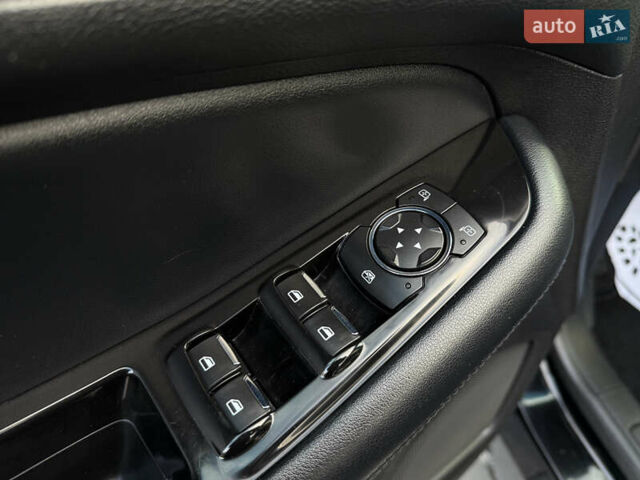 Черный Форд Эдж, объемом двигателя 2 л и пробегом 150 тыс. км за 15950 $, фото 31 на Automoto.ua