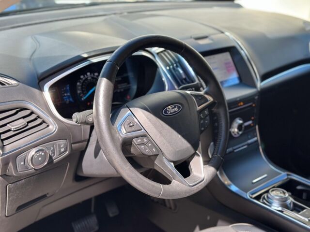 Чорний Форд Едж, об'ємом двигуна 2 л та пробігом 60 тис. км за 21490 $, фото 4 на Automoto.ua