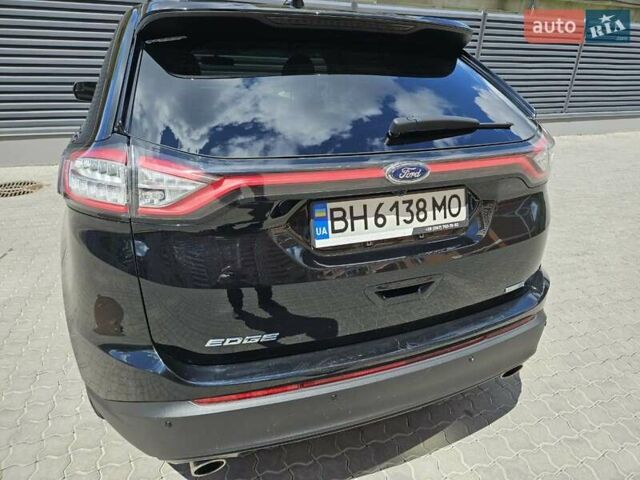 Чорний Форд Едж, об'ємом двигуна 2 л та пробігом 112 тис. км за 14350 $, фото 6 на Automoto.ua