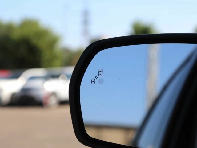 Черный Форд Эдж, объемом двигателя 2 л и пробегом 88 тыс. км за 19700 $, фото 22 на Automoto.ua