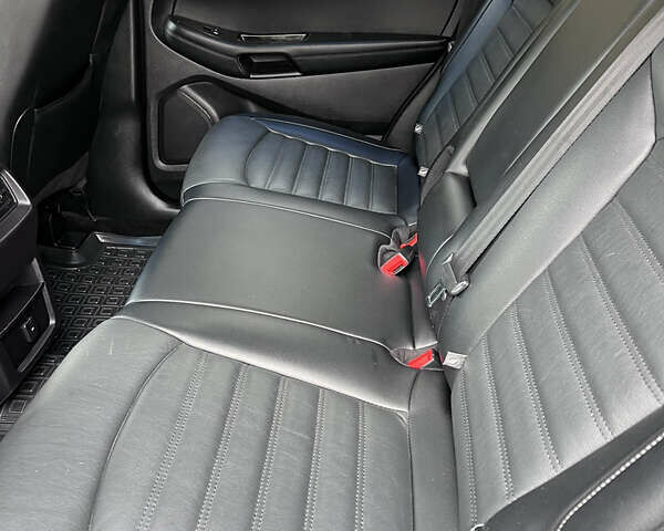 Черный Форд Эдж, объемом двигателя 2 л и пробегом 172 тыс. км за 15300 $, фото 5 на Automoto.ua