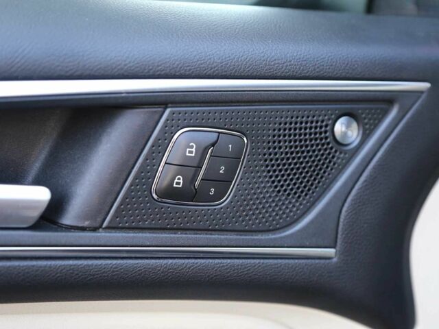 Черный Форд Эдж, объемом двигателя 2 л и пробегом 88 тыс. км за 19700 $, фото 14 на Automoto.ua