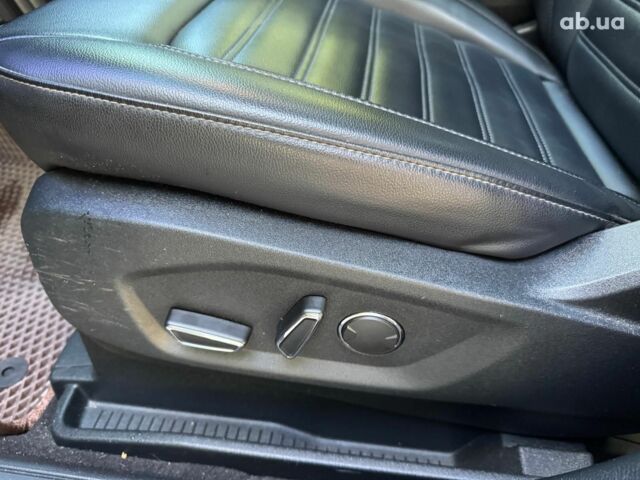 Чорний Форд Едж, об'ємом двигуна 2 л та пробігом 130 тис. км за 21690 $, фото 13 на Automoto.ua