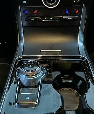 Черный Форд Эдж, объемом двигателя 2 л и пробегом 80 тыс. км за 19999 $, фото 5 на Automoto.ua