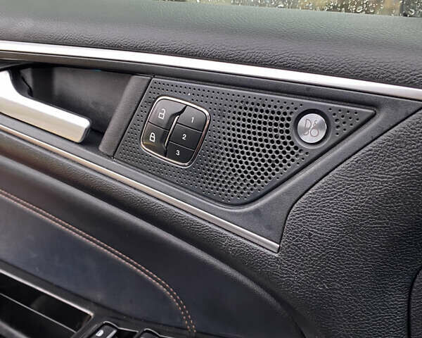 Черный Форд Эдж, объемом двигателя 2 л и пробегом 128 тыс. км за 18499 $, фото 7 на Automoto.ua