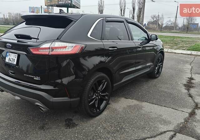 Черный Форд Эдж, объемом двигателя 2 л и пробегом 80 тыс. км за 19999 $, фото 2 на Automoto.ua