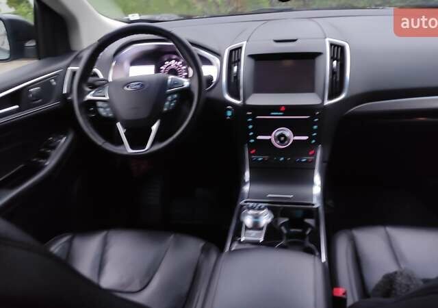 Чорний Форд Едж, об'ємом двигуна 2 л та пробігом 57 тис. км за 24700 $, фото 5 на Automoto.ua