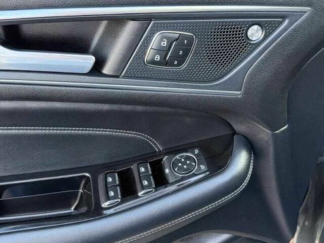 Черный Форд Эдж, объемом двигателя 2 л и пробегом 89 тыс. км за 11000 $, фото 11 на Automoto.ua