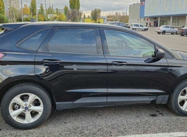 Черный Форд Эдж, объемом двигателя 2 л и пробегом 92 тыс. км за 17850 $, фото 3 на Automoto.ua