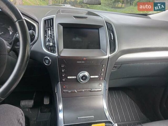 Черный Форд Эдж, объемом двигателя 2 л и пробегом 186 тыс. км за 17700 $, фото 6 на Automoto.ua