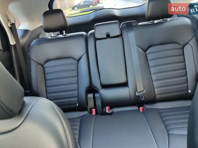 Чорний Форд Едж, об'ємом двигуна 2 л та пробігом 70 тис. км за 17300 $, фото 19 на Automoto.ua