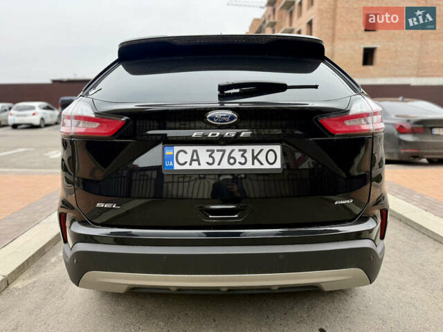 Чорний Форд Едж, об'ємом двигуна 2 л та пробігом 61 тис. км за 21950 $, фото 4 на Automoto.ua