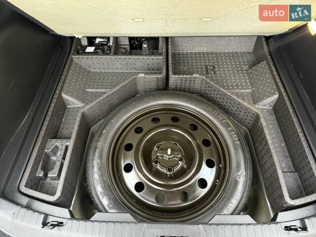 Чорний Форд Едж, об'ємом двигуна 2 л та пробігом 61 тис. км за 21950 $, фото 30 на Automoto.ua