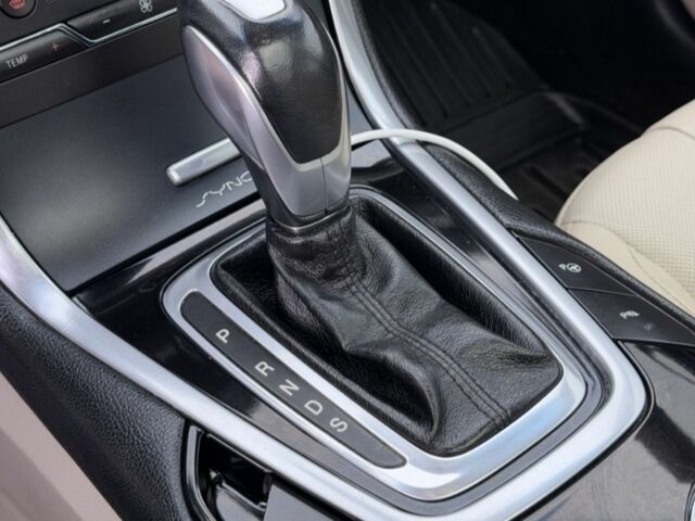 Красный Форд Эдж, объемом двигателя 2 л и пробегом 172 тыс. км за 15000 $, фото 7 на Automoto.ua