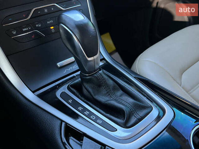 Красный Форд Эдж, объемом двигателя 2 л и пробегом 112 тыс. км за 14999 $, фото 14 на Automoto.ua