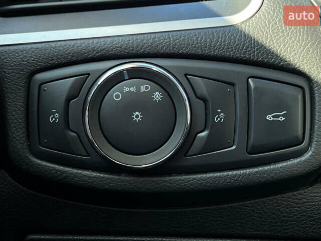 Красный Форд Эдж, объемом двигателя 2 л и пробегом 112 тыс. км за 14999 $, фото 15 на Automoto.ua