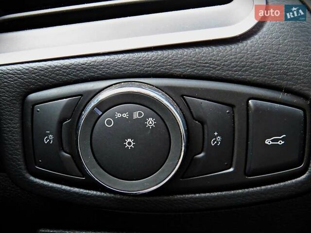 Красный Форд Эдж, объемом двигателя 2 л и пробегом 89 тыс. км за 14300 $, фото 8 на Automoto.ua