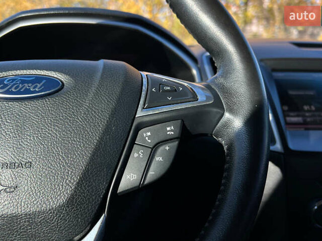 Красный Форд Эдж, объемом двигателя 2 л и пробегом 112 тыс. км за 14999 $, фото 9 на Automoto.ua