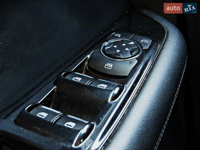 Красный Форд Эдж, объемом двигателя 2 л и пробегом 89 тыс. км за 14300 $, фото 9 на Automoto.ua