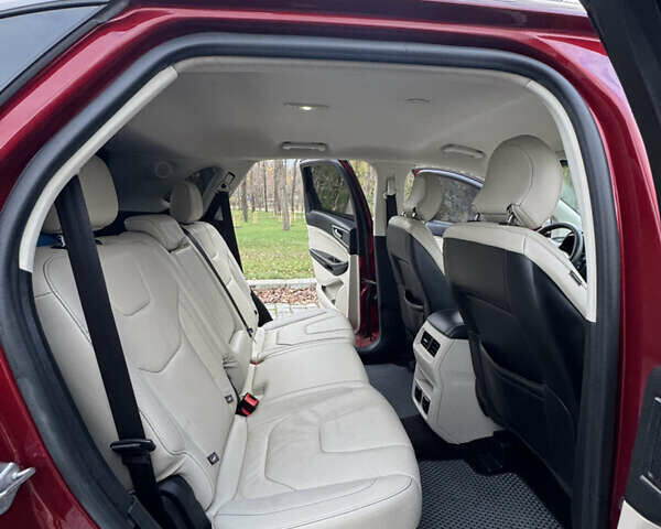 Красный Форд Эдж, объемом двигателя 2 л и пробегом 186 тыс. км за 14333 $, фото 34 на Automoto.ua