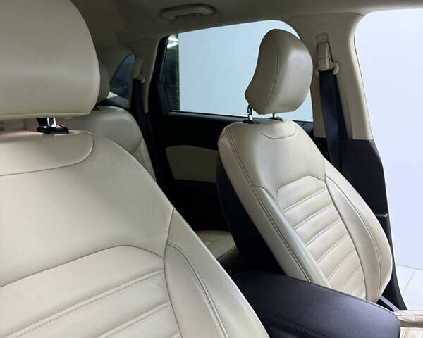 Красный Форд Эдж, объемом двигателя 2 л и пробегом 92 тыс. км за 15200 $, фото 13 на Automoto.ua