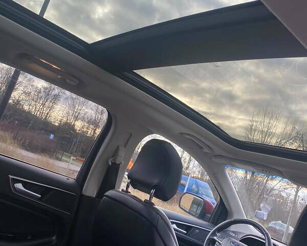 Красный Форд Эдж, объемом двигателя 2 л и пробегом 83 тыс. км за 19000 $, фото 6 на Automoto.ua