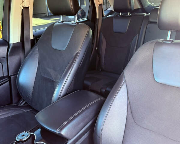 Красный Форд Эдж, объемом двигателя 2.7 л и пробегом 124 тыс. км за 15700 $, фото 11 на Automoto.ua