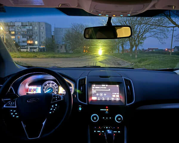 Красный Форд Эдж, объемом двигателя 2 л и пробегом 198 тыс. км за 16000 $, фото 1 на Automoto.ua