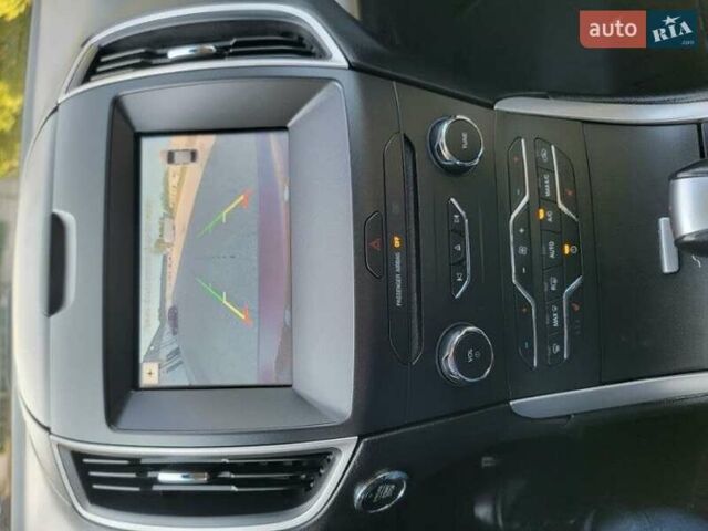 Красный Форд Эдж, объемом двигателя 2 л и пробегом 96 тыс. км за 3000 $, фото 11 на Automoto.ua