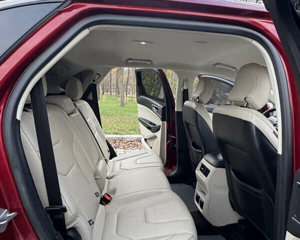 Красный Форд Эдж, объемом двигателя 2 л и пробегом 186 тыс. км за 14333 $, фото 36 на Automoto.ua