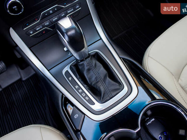 Красный Форд Эдж, объемом двигателя 3.5 л и пробегом 135 тыс. км за 15900 $, фото 44 на Automoto.ua