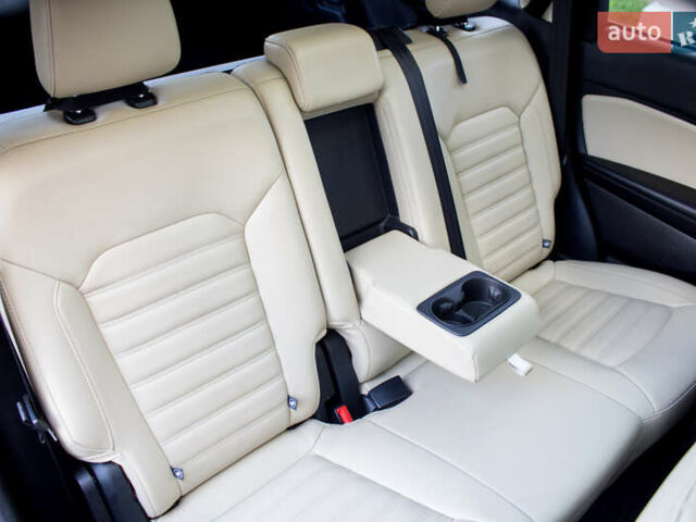 Красный Форд Эдж, объемом двигателя 3.5 л и пробегом 135 тыс. км за 15900 $, фото 65 на Automoto.ua