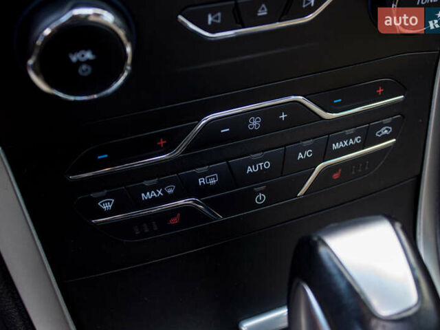 Красный Форд Эдж, объемом двигателя 3.5 л и пробегом 135 тыс. км за 15900 $, фото 46 на Automoto.ua